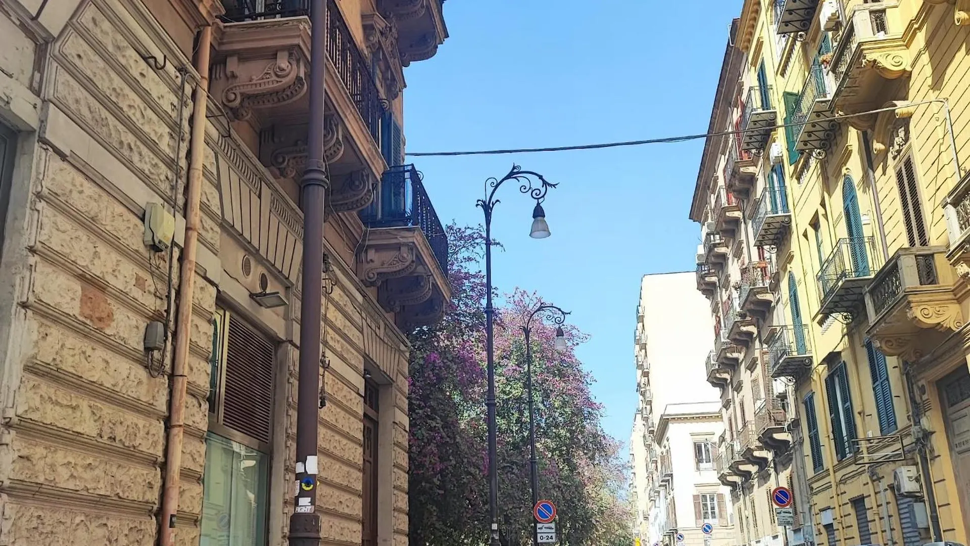 Casa Vacanze Da Ruggero Al Massimo Palermo 0*,  Italy